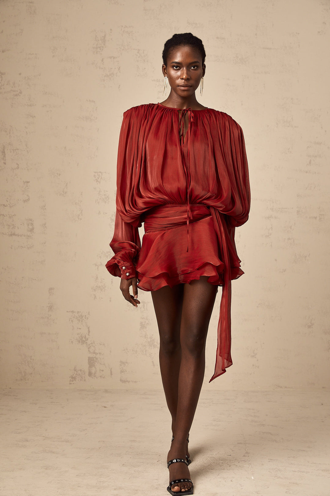 Vestido mini con volantes y pliegues completos Eugénia Rojo