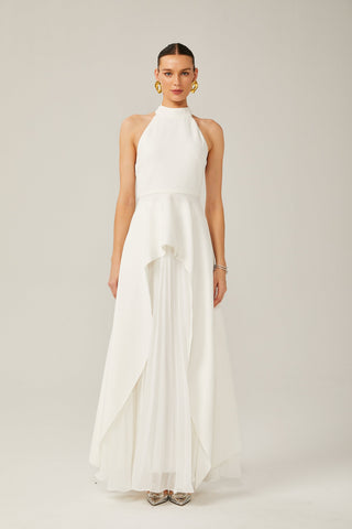 Vestido largo con cuello halter y capas de Martina Soler