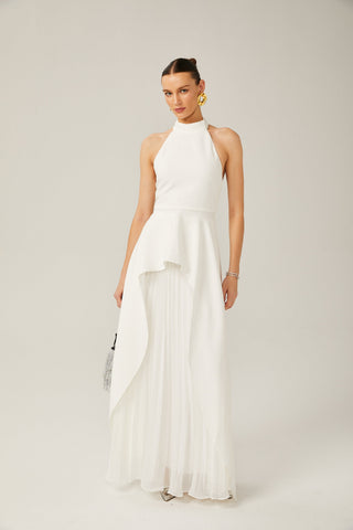 Vestido largo con cuello halter y capas de Martina Soler