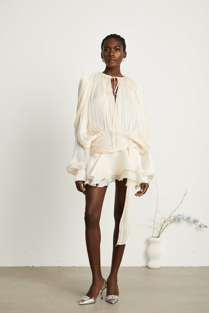 Mini vestido con volantes y pliegues neutro Eugénia