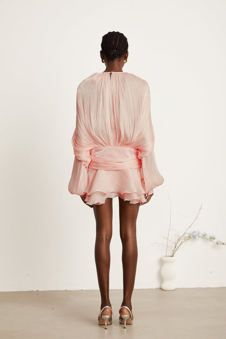Mini vestido con volantes y pliegues en color rosa Eugénia