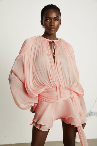 Mini vestido con volantes y pliegues en color rosa Eugénia