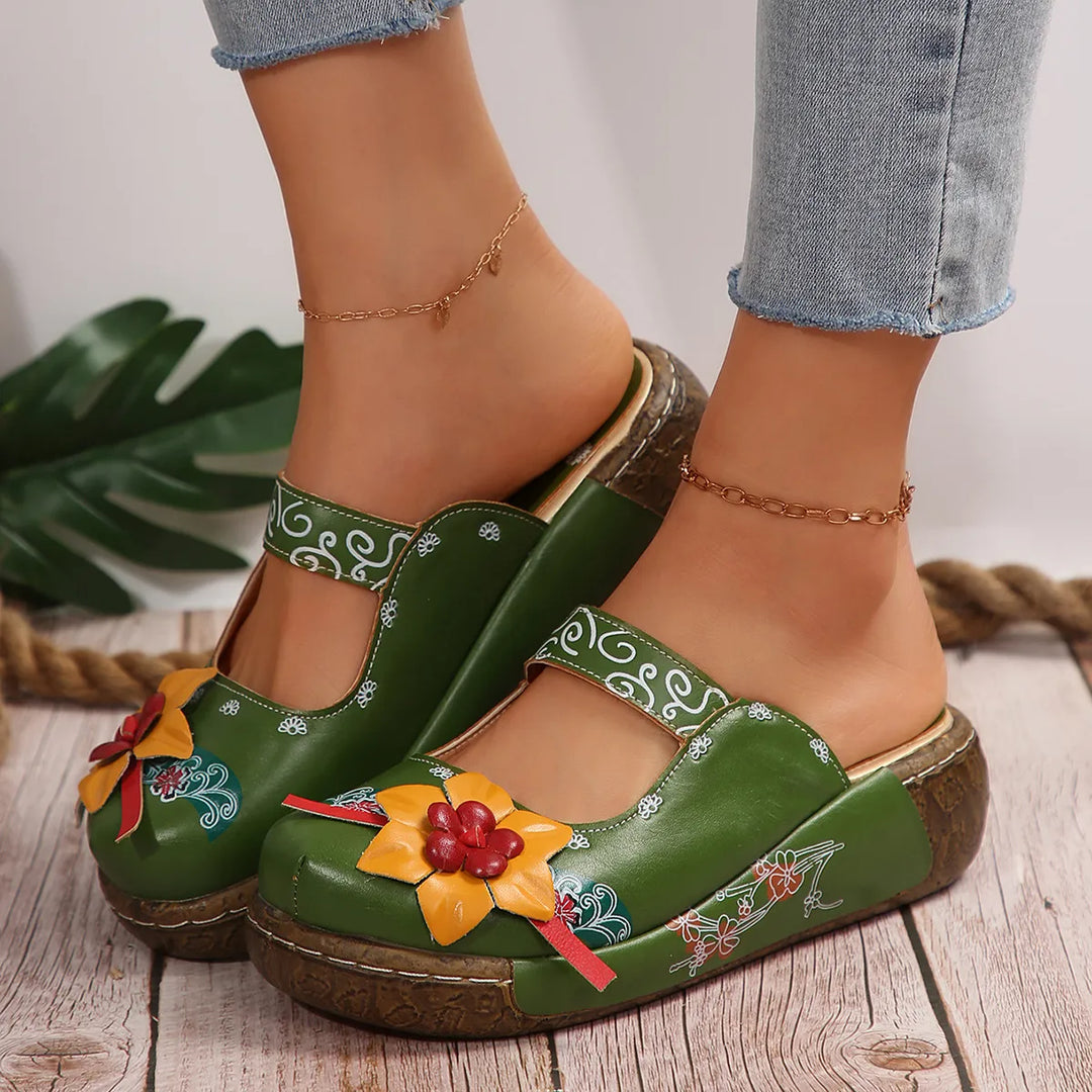 Camille | Zuecos – Oliva y especias